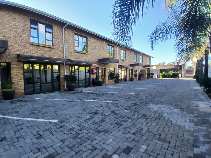 Commercial Property for Sale in Oos Einde North West